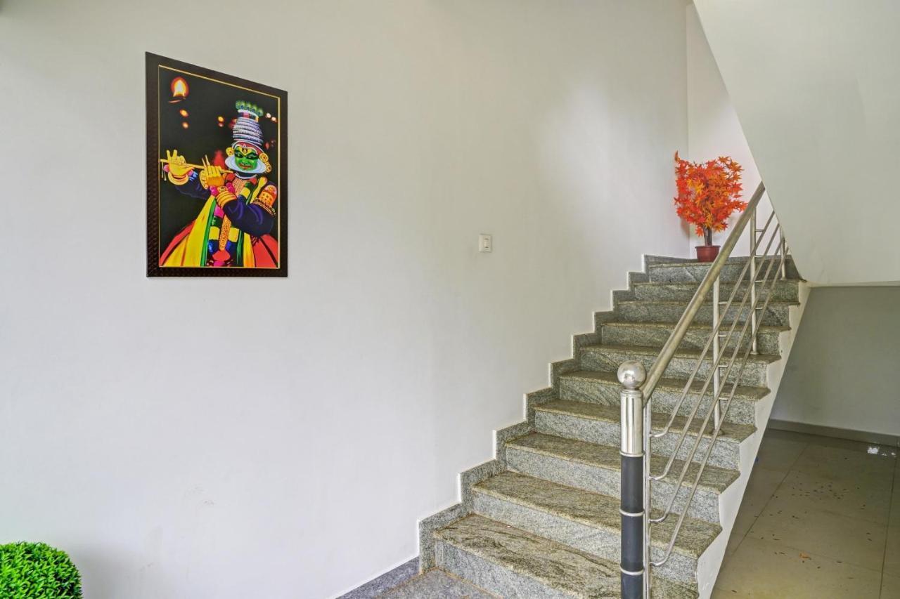 Oyo Flagship 81260 Star Lights Hotel Munnar Exterior foto