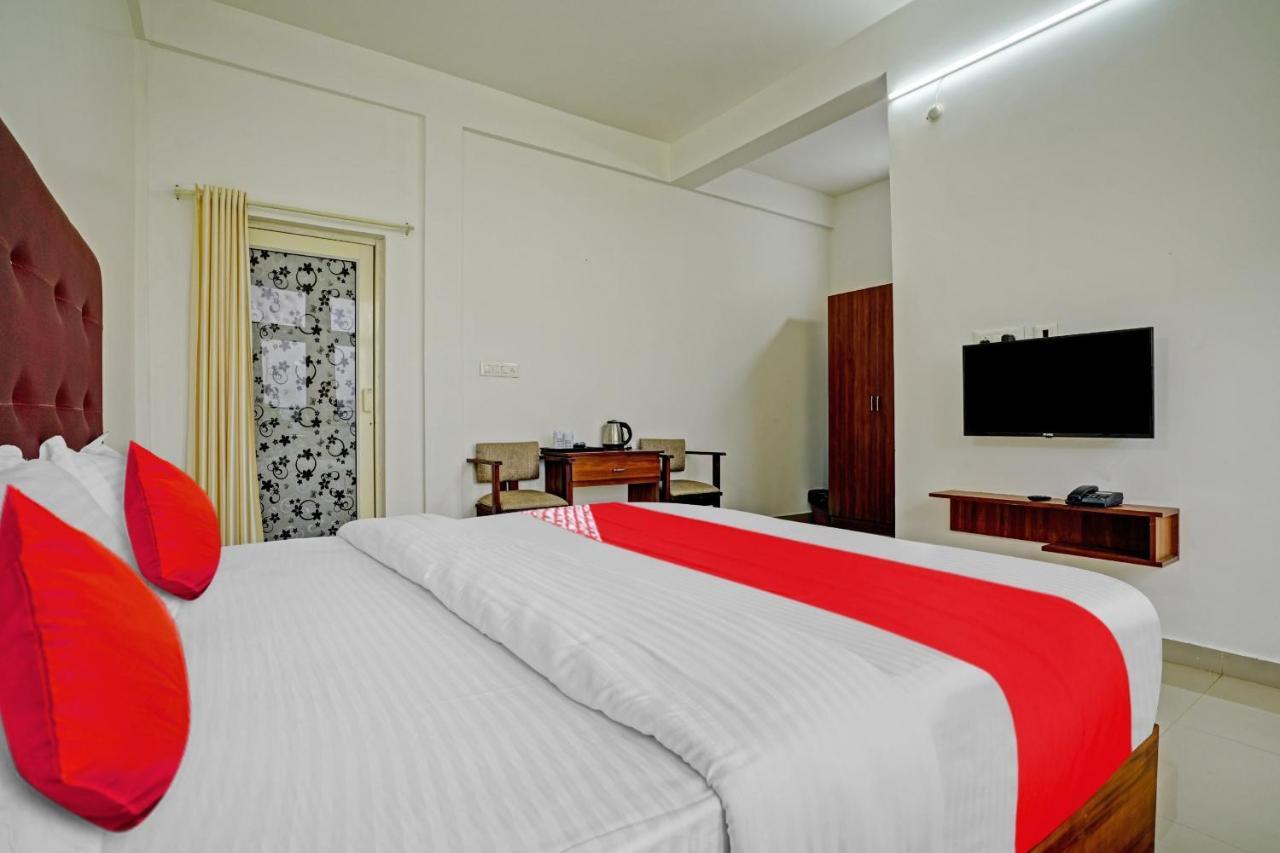 Oyo Flagship 81260 Star Lights Hotel Munnar Exterior foto